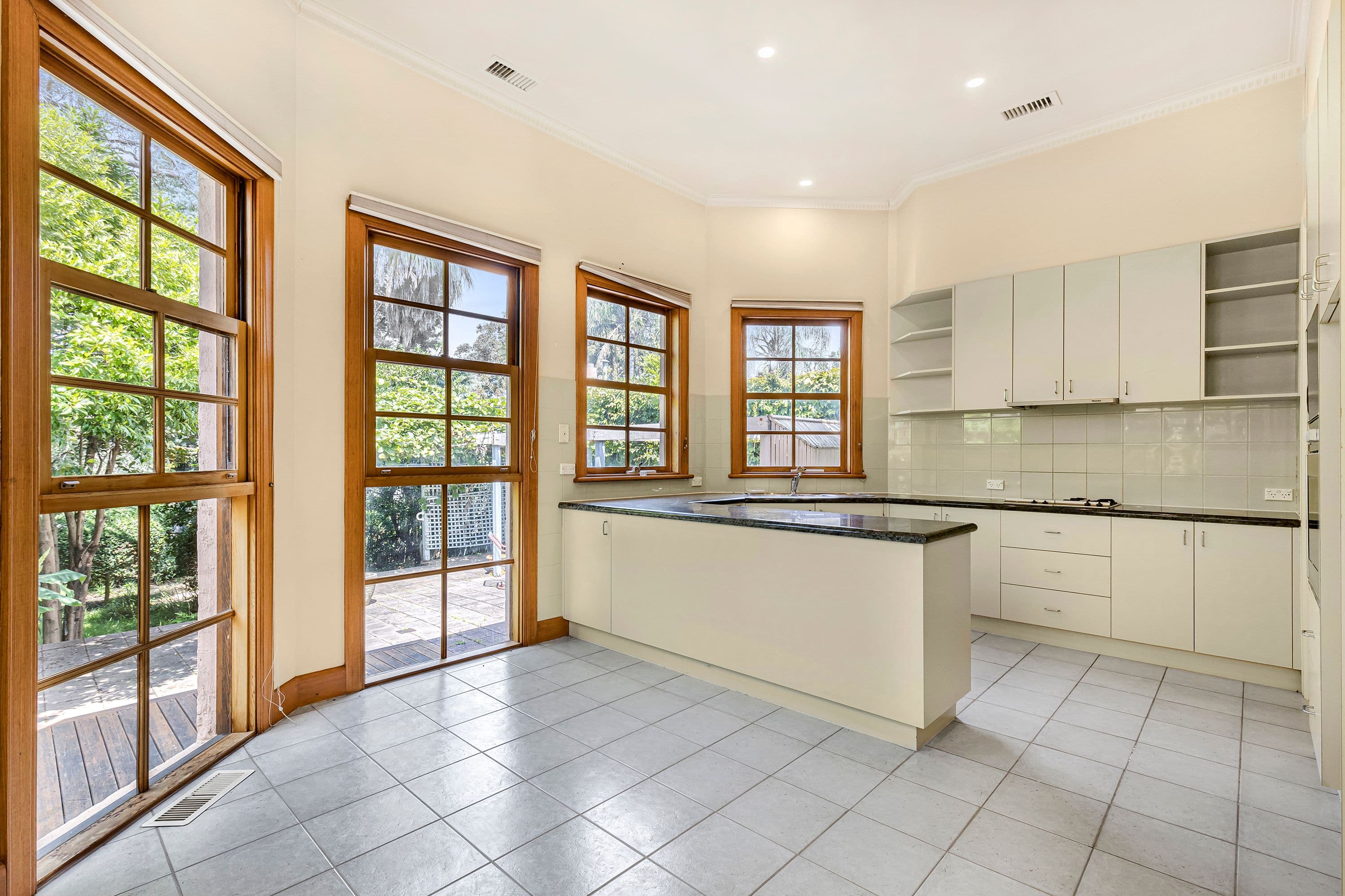 2A Rubens Grove, Canterbury VIC 3126, Canterbury - Thumbnail 2