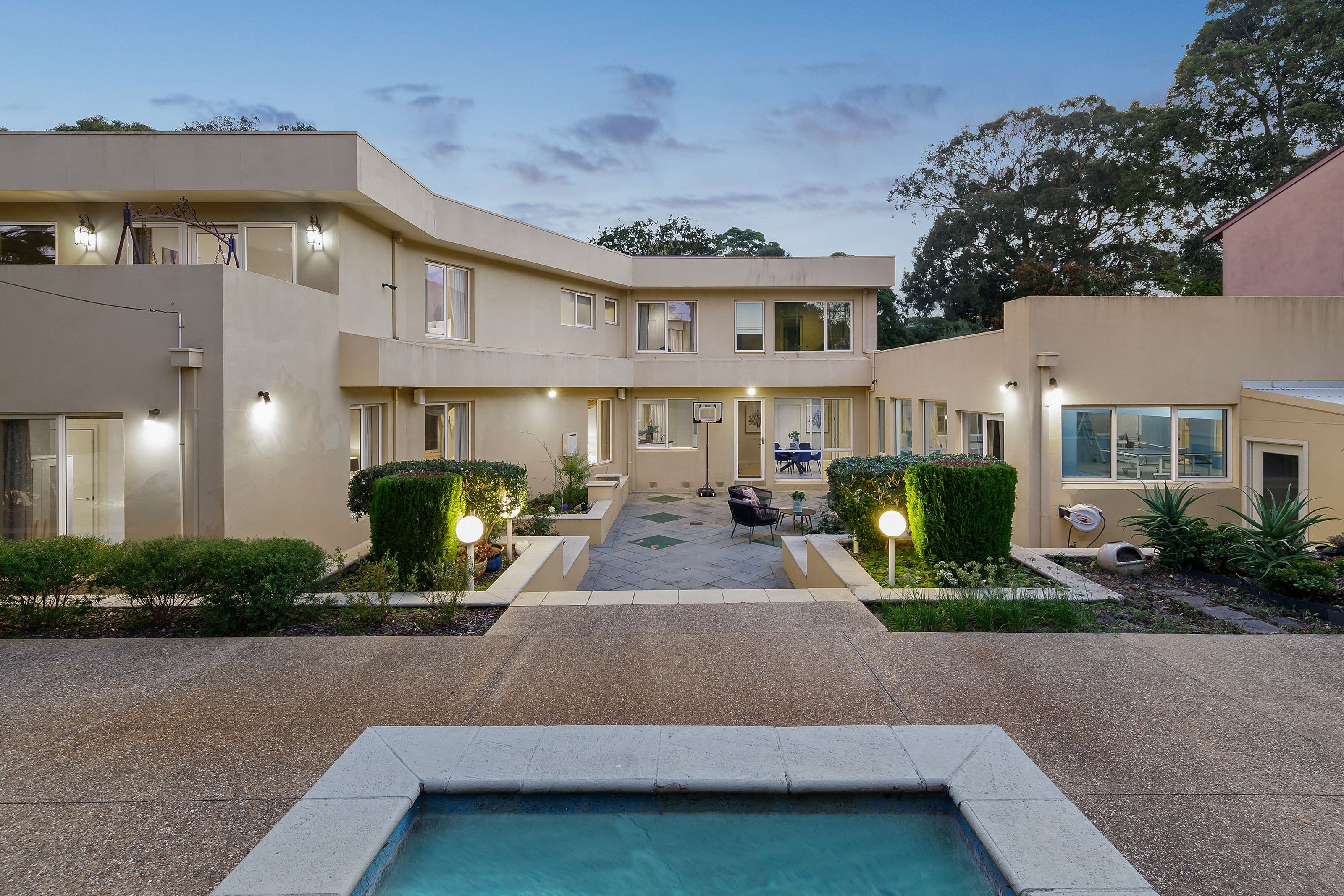 25 Aurisch Avenue, Glen Waverley VIC 3150, Glen Waverley - Thumbnail 2