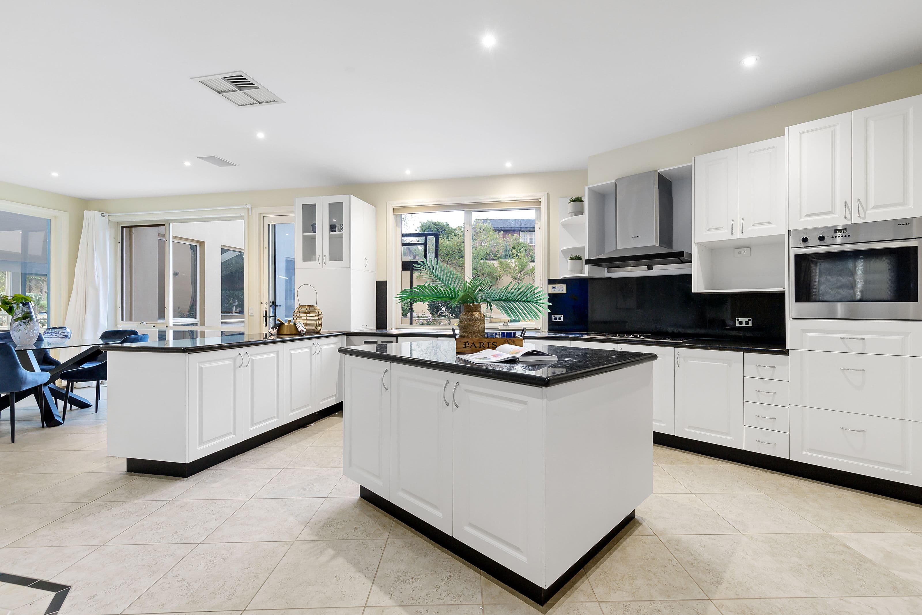 25 Aurisch Avenue, Glen Waverley VIC 3150, Glen Waverley - Thumbnail 5