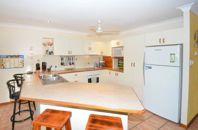 16 Elberry Crescent, KELSO QLD 4815, Kelso - Thumbnail 4