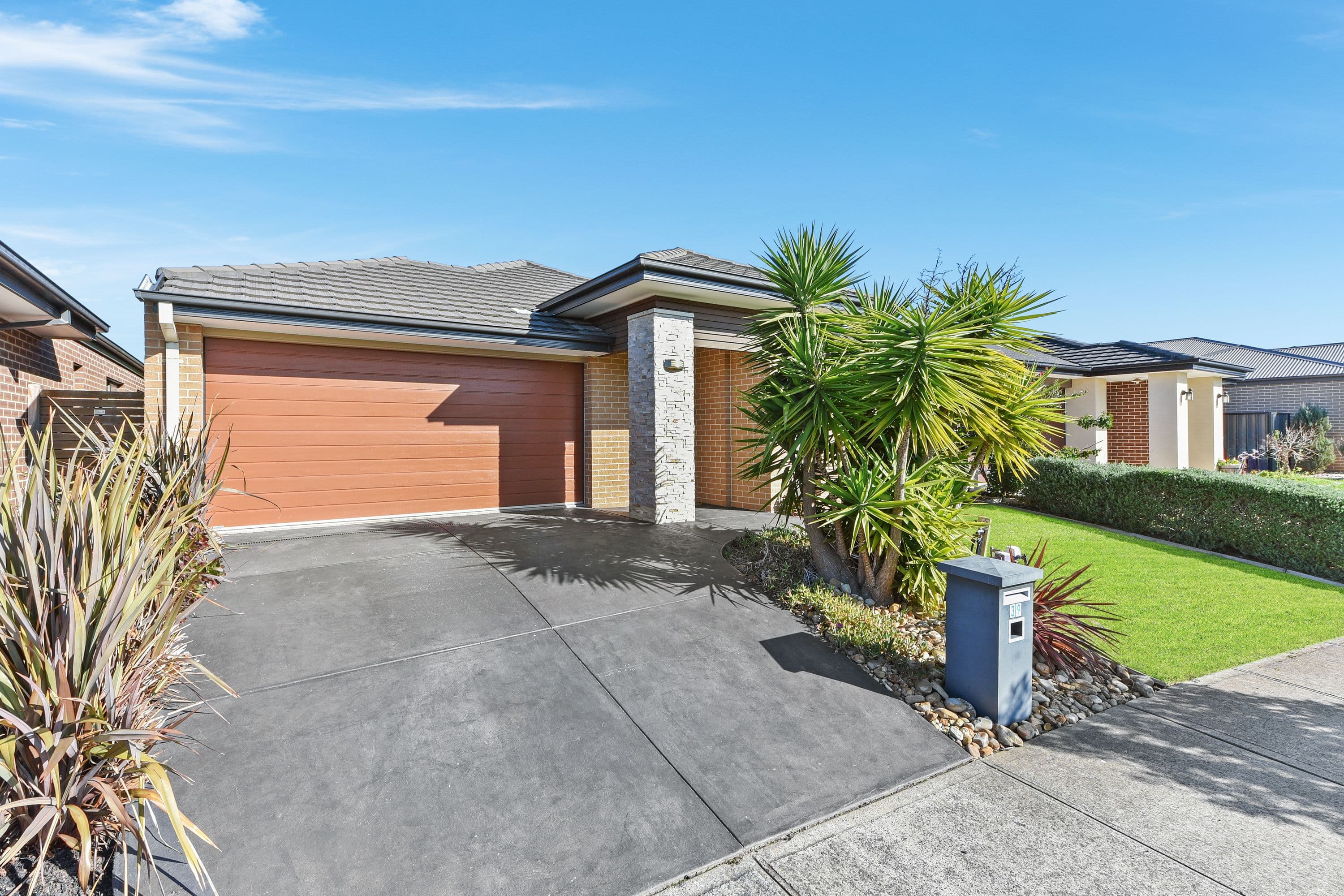 39 Blackledge Drive, Clyde North VIC 3978, Clyde North - Thumbnail 3