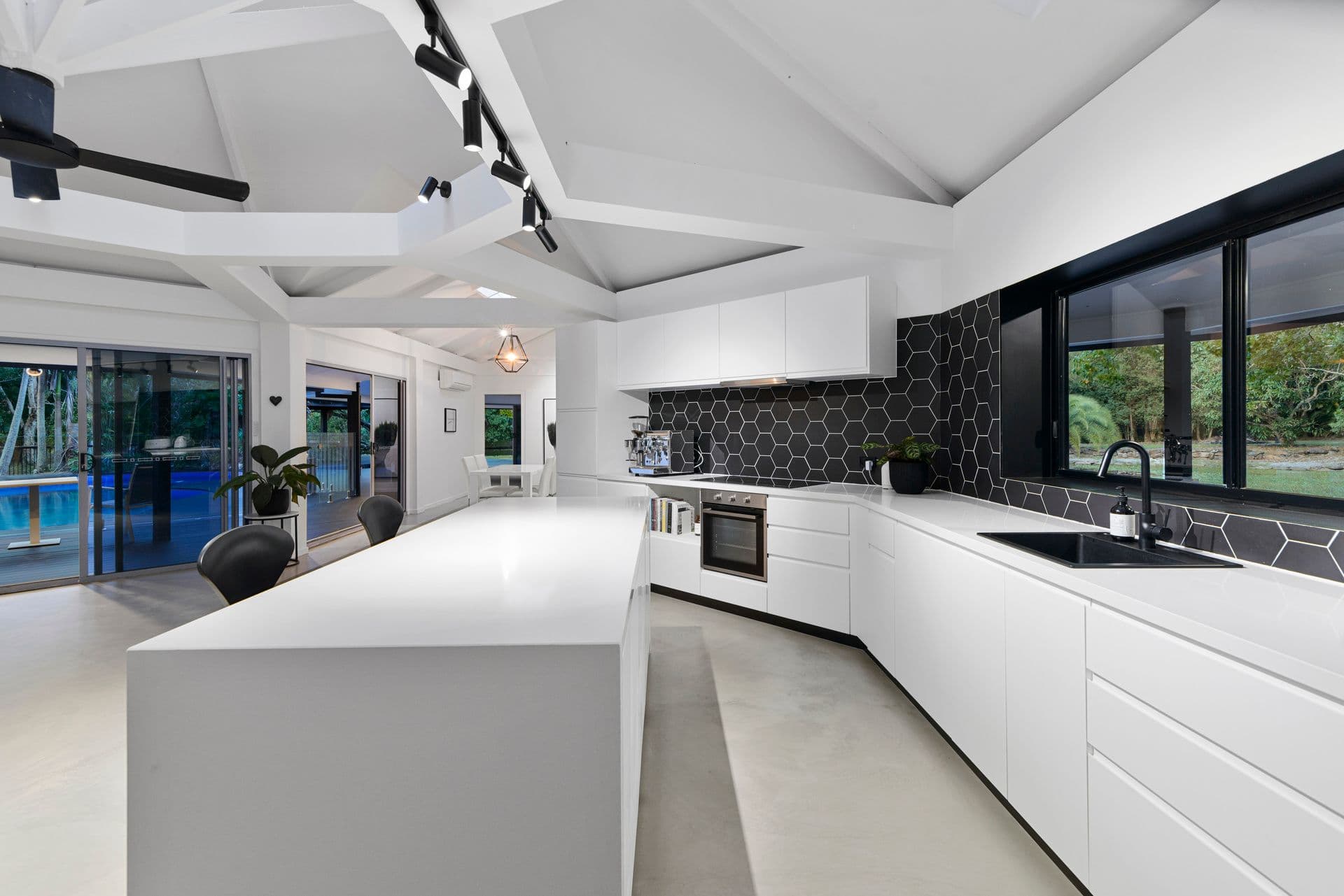 51 Coorabin Court, Tallebudgera QLD 4228, Tallebudgera - Thumbnail 6