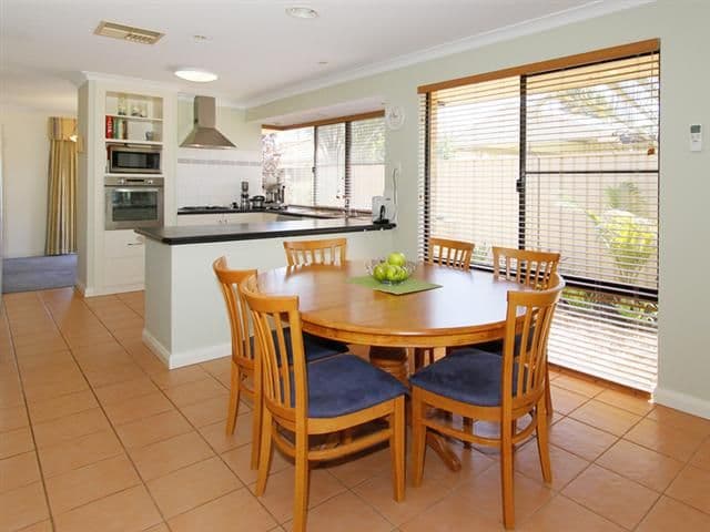 10 Lincoln Place, CANNING VALE WA 6155, Canning Vale - Thumbnail 6