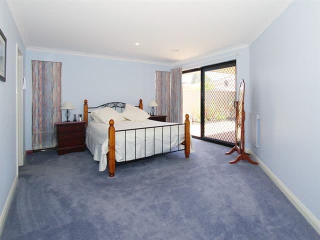 10 Lincoln Place, CANNING VALE WA 6155, Canning Vale - Thumbnail 8