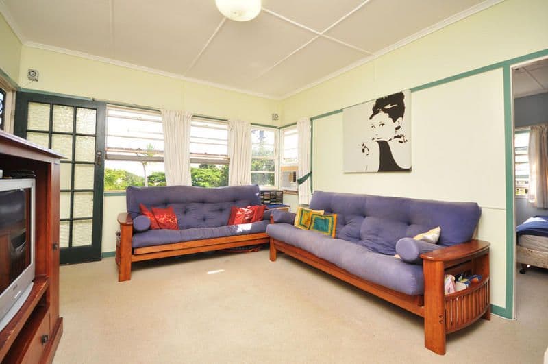 5 Gurley Street, WAVELL HEIGHTS QLD 4012, Wavell Heights - Thumbnail 2