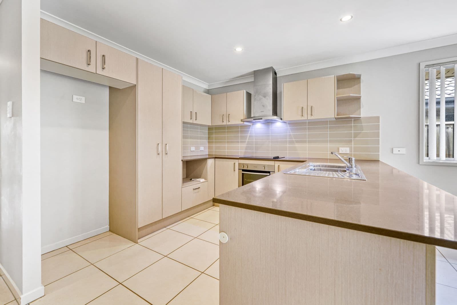 24 Honeyeater Crescent, Dakabin QLD 4503, Dakabin - Thumbnail 3