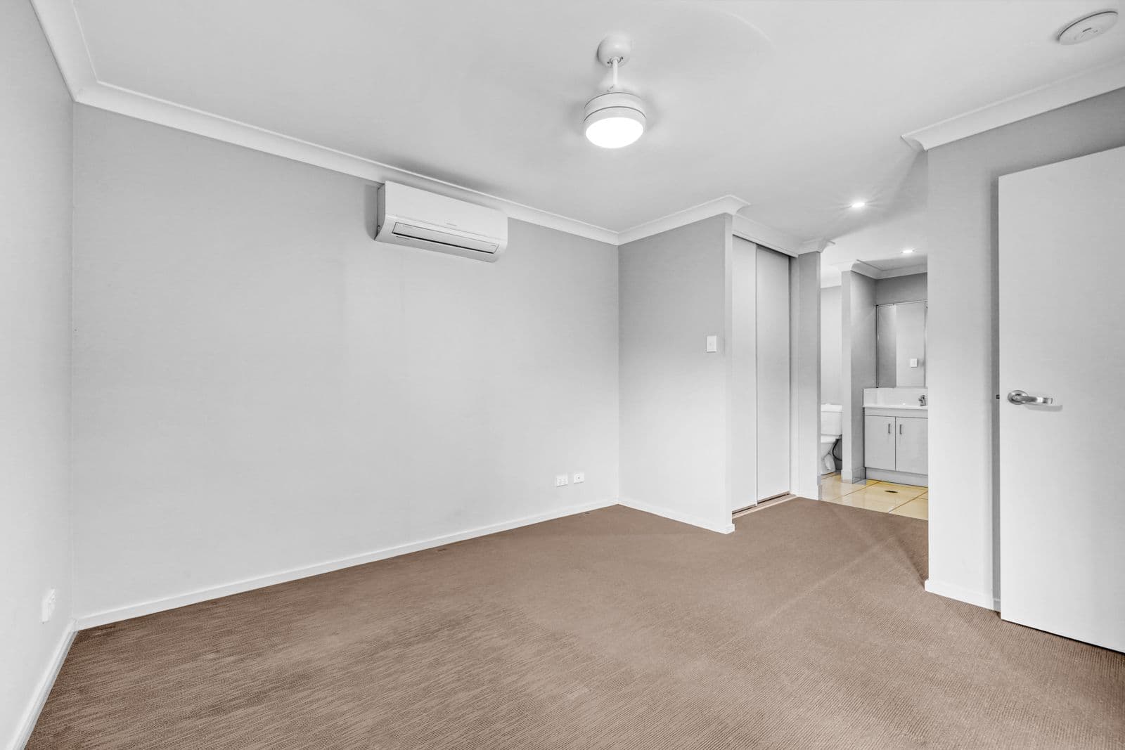 24 Honeyeater Crescent, Dakabin QLD 4503, Dakabin - Thumbnail 7