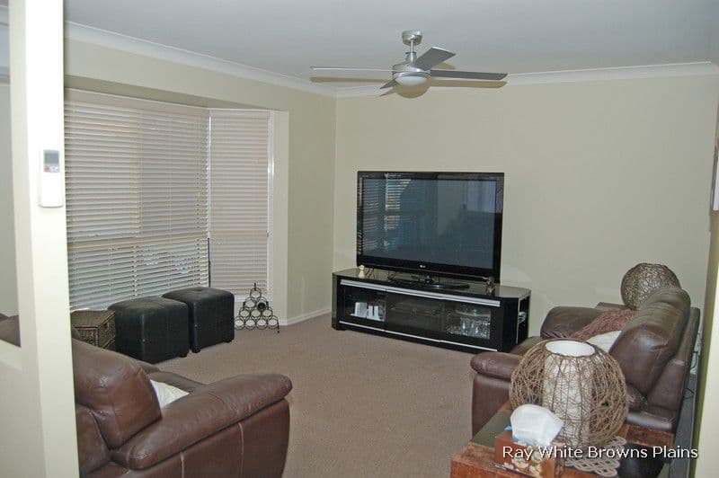 12 Rutyna Court, CRESTMEAD QLD 4132, Crestmead - Thumbnail 2