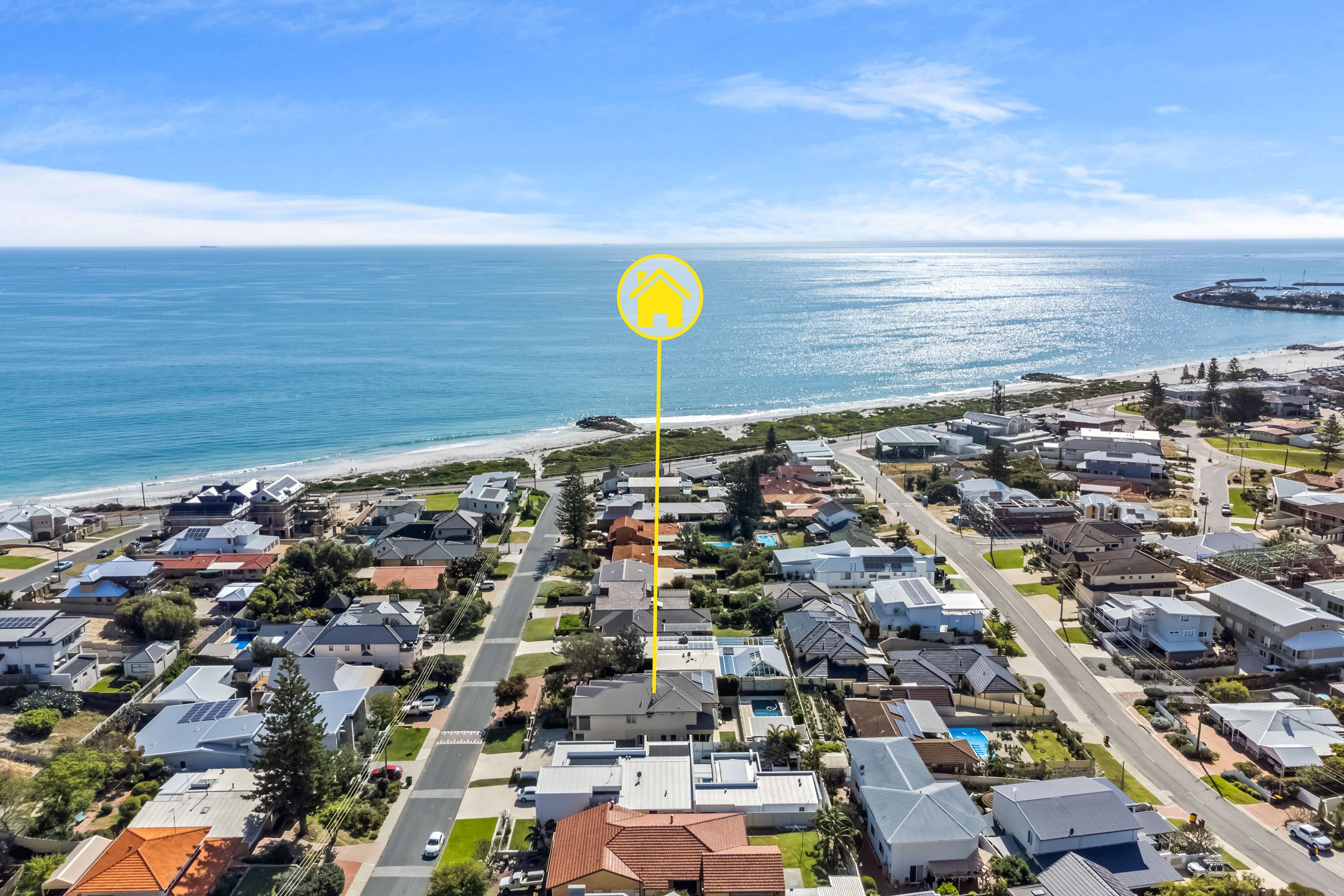 17 Robin Avenue, Sorrento WA 6020, Sorrento - Thumbnail 2