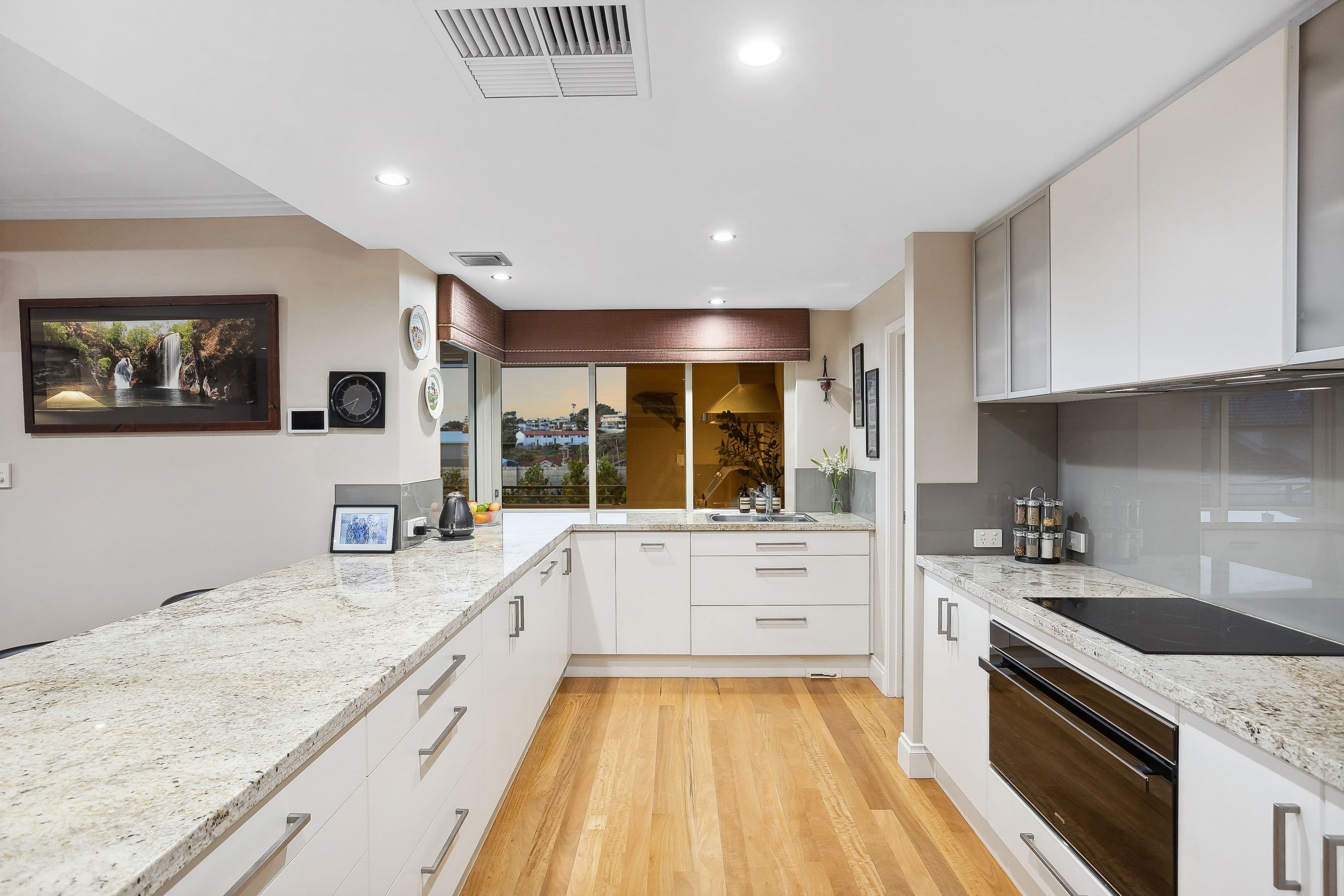 17 Robin Avenue, Sorrento WA 6020, Sorrento - Thumbnail 8