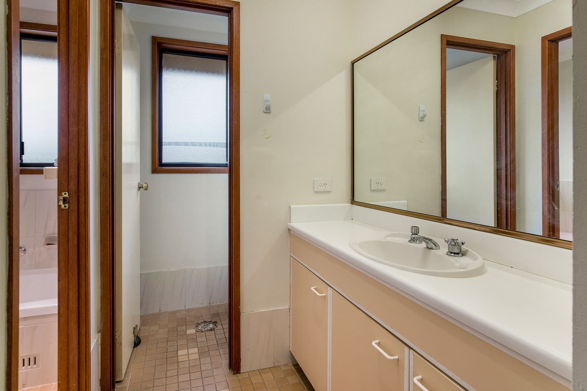 53 Fenton Crescent, Minto - Thumbnail 8