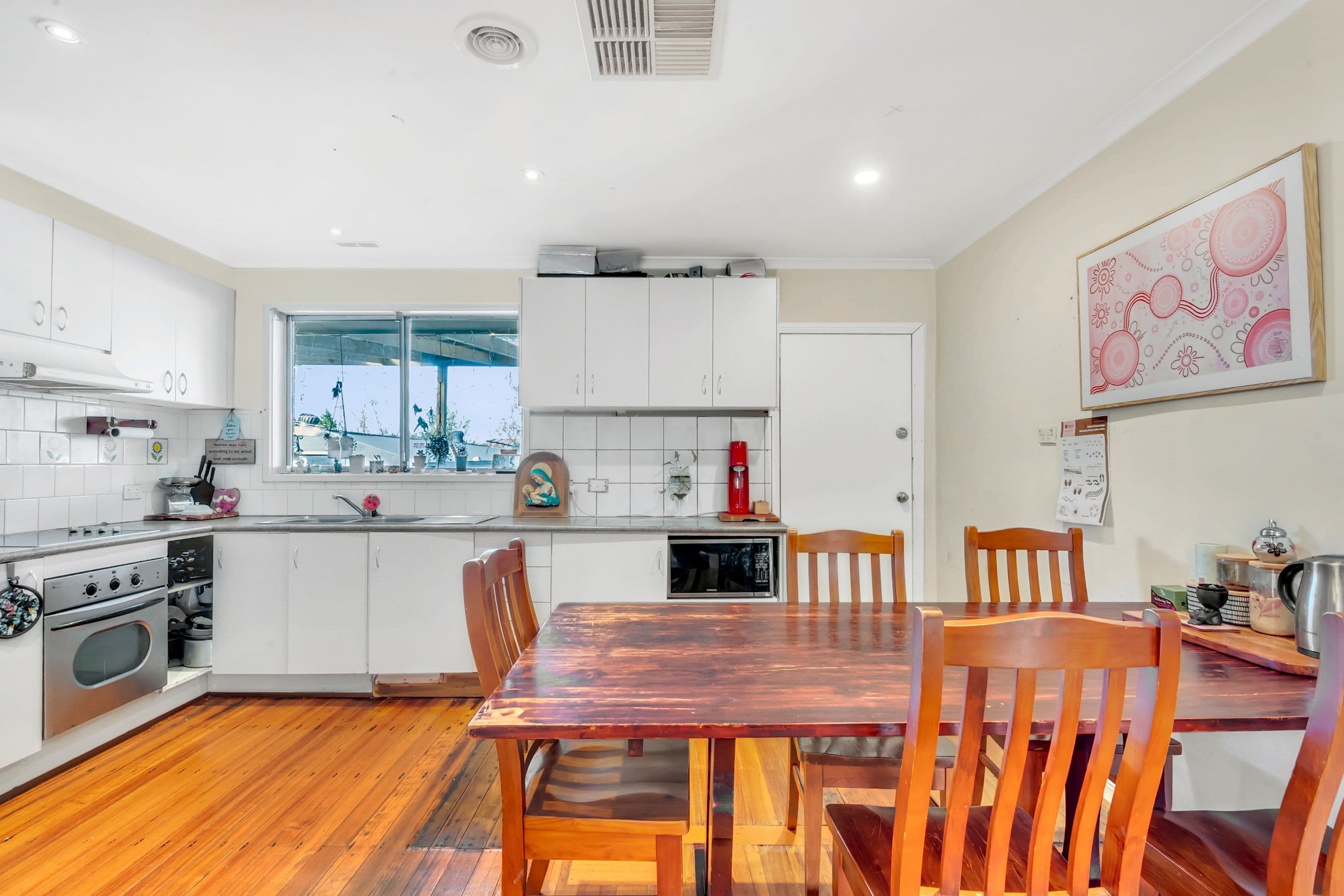 6 Hilton Street, Craigieburn VIC 3064, Craigieburn - Thumbnail 5