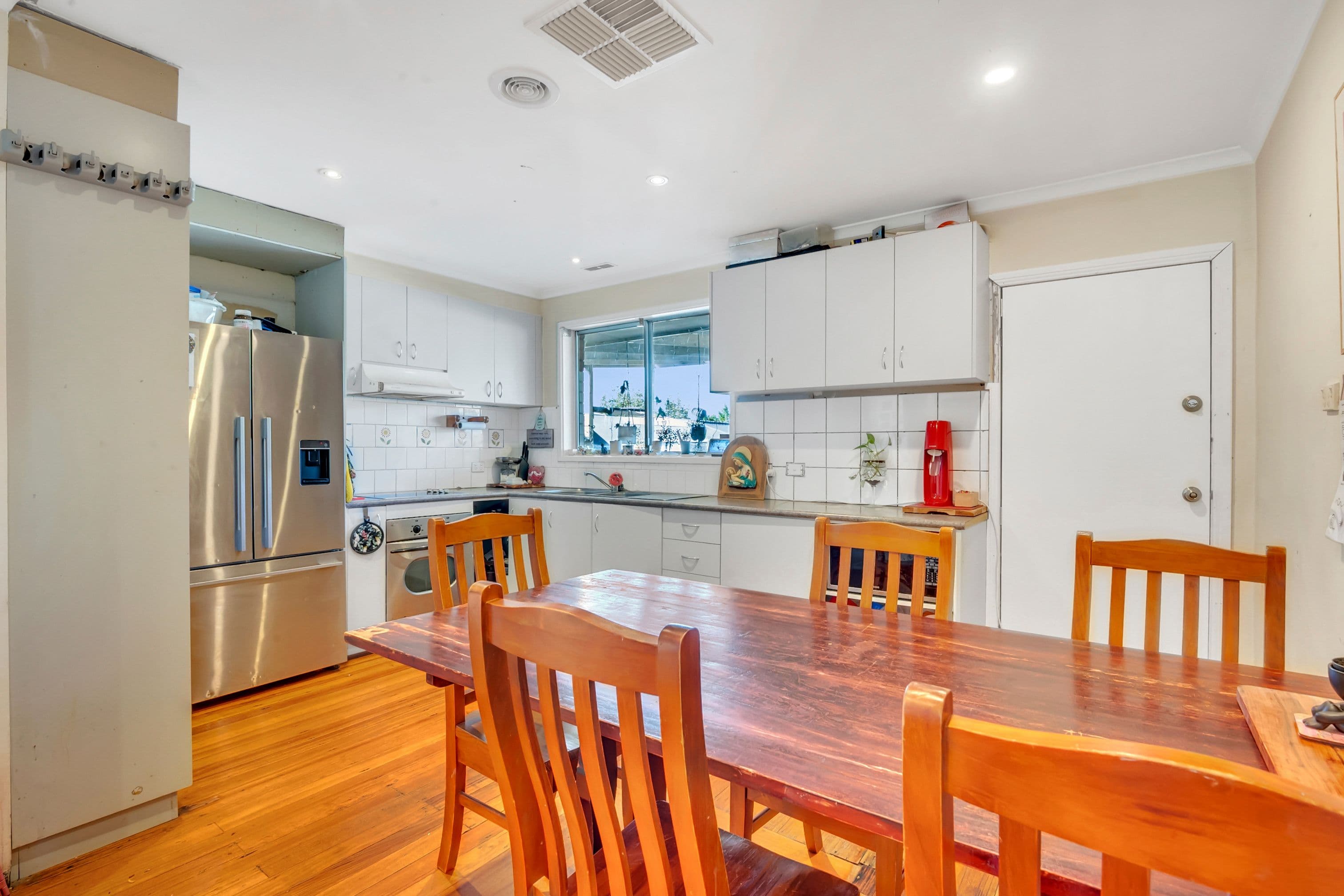 6 Hilton Street, Craigieburn VIC 3064, Craigieburn - Thumbnail 6