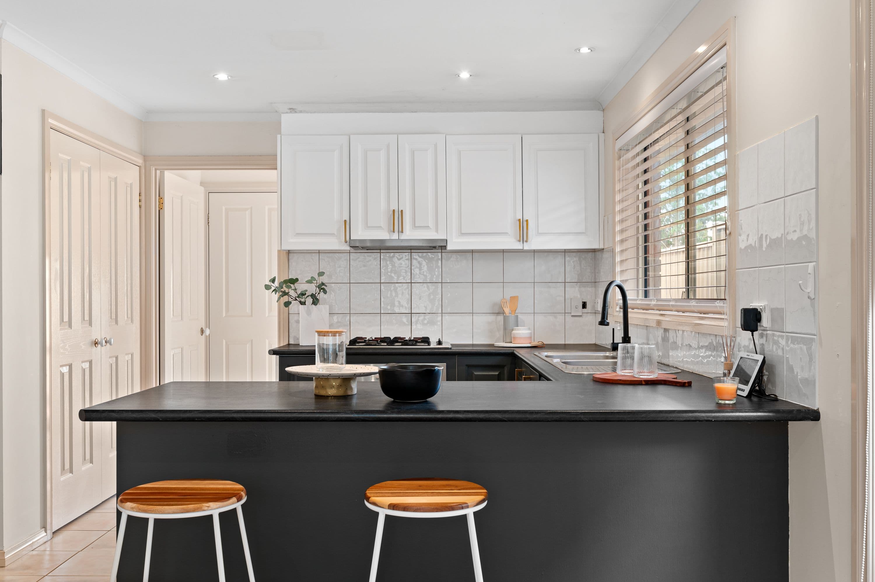 27 Tiffany Grove, South Morang VIC 3752, South Morang - Thumbnail 2