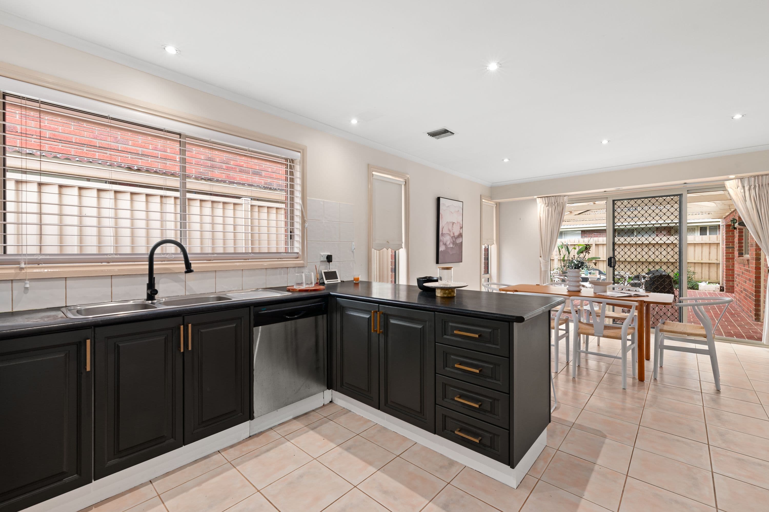 27 Tiffany Grove, South Morang VIC 3752, South Morang - Thumbnail 4