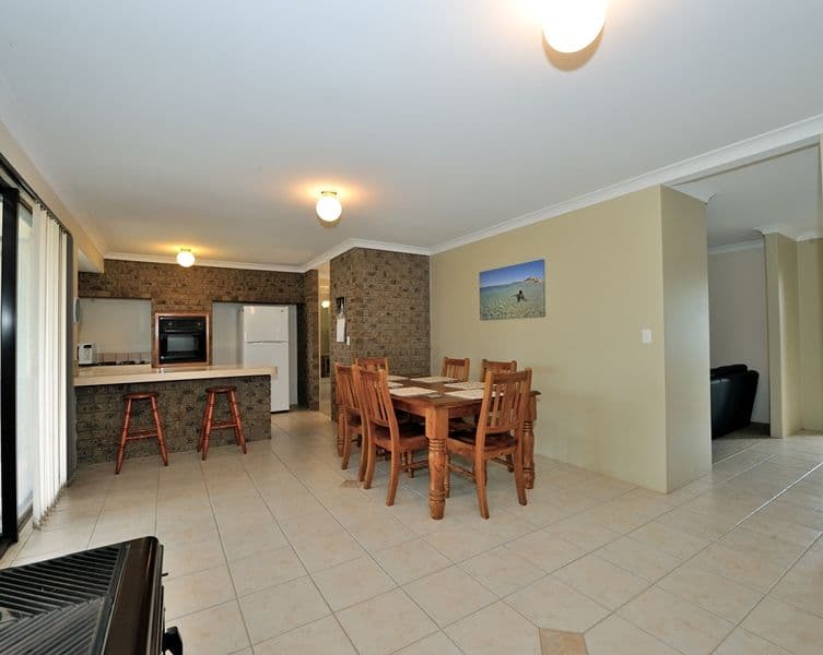 7 Lifu Court, COOLOONGUP WA 6168, Cooloongup - Thumbnail 2