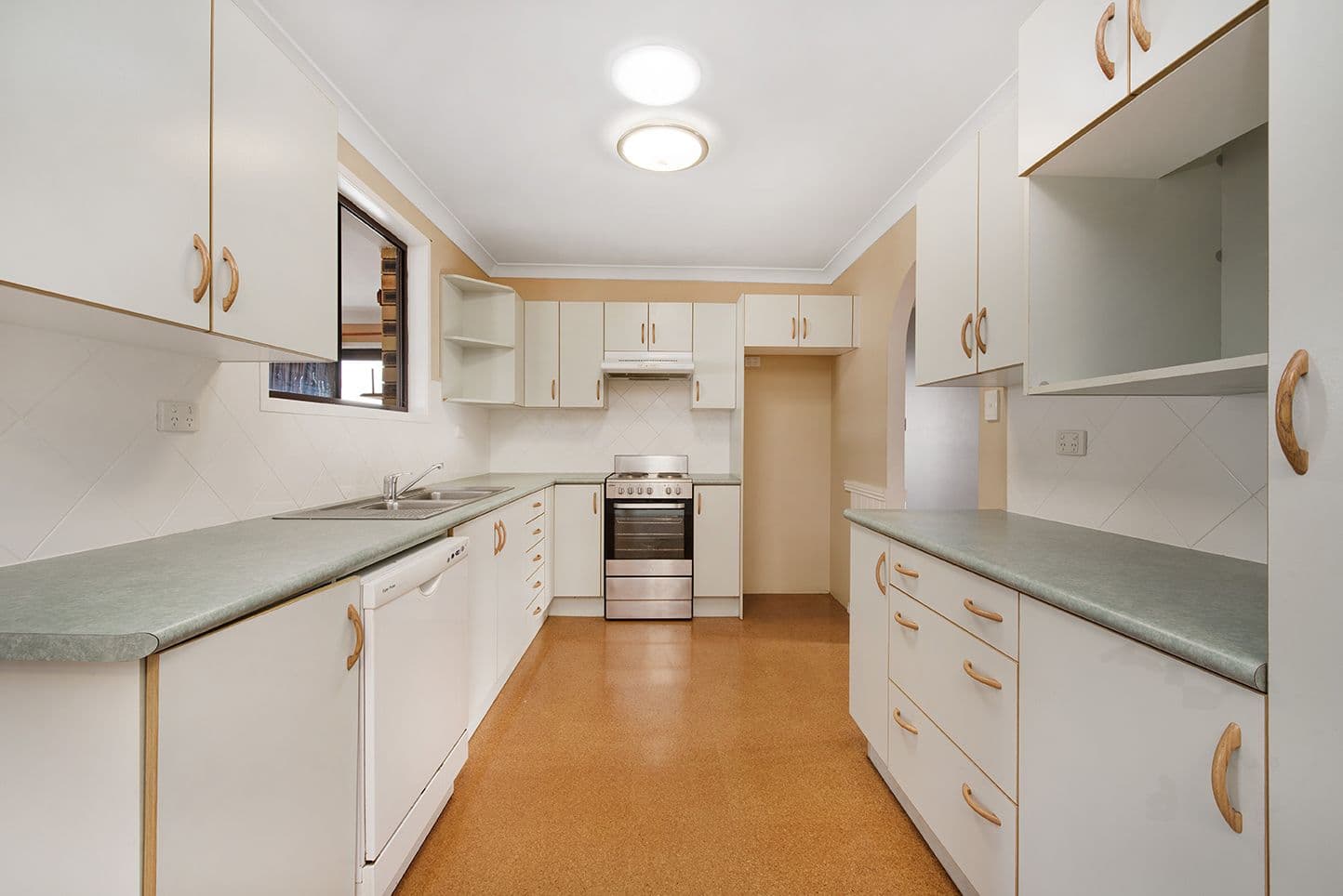 10 Ludgate Court, Rockville QLD 4350, Rockville - Thumbnail 3