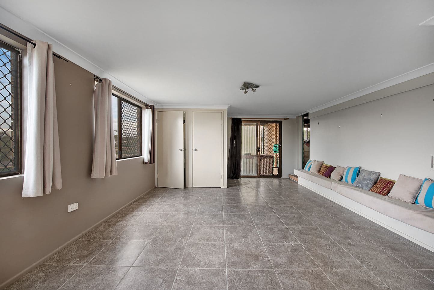 10 Ludgate Court, Rockville QLD 4350, Rockville - Thumbnail 4