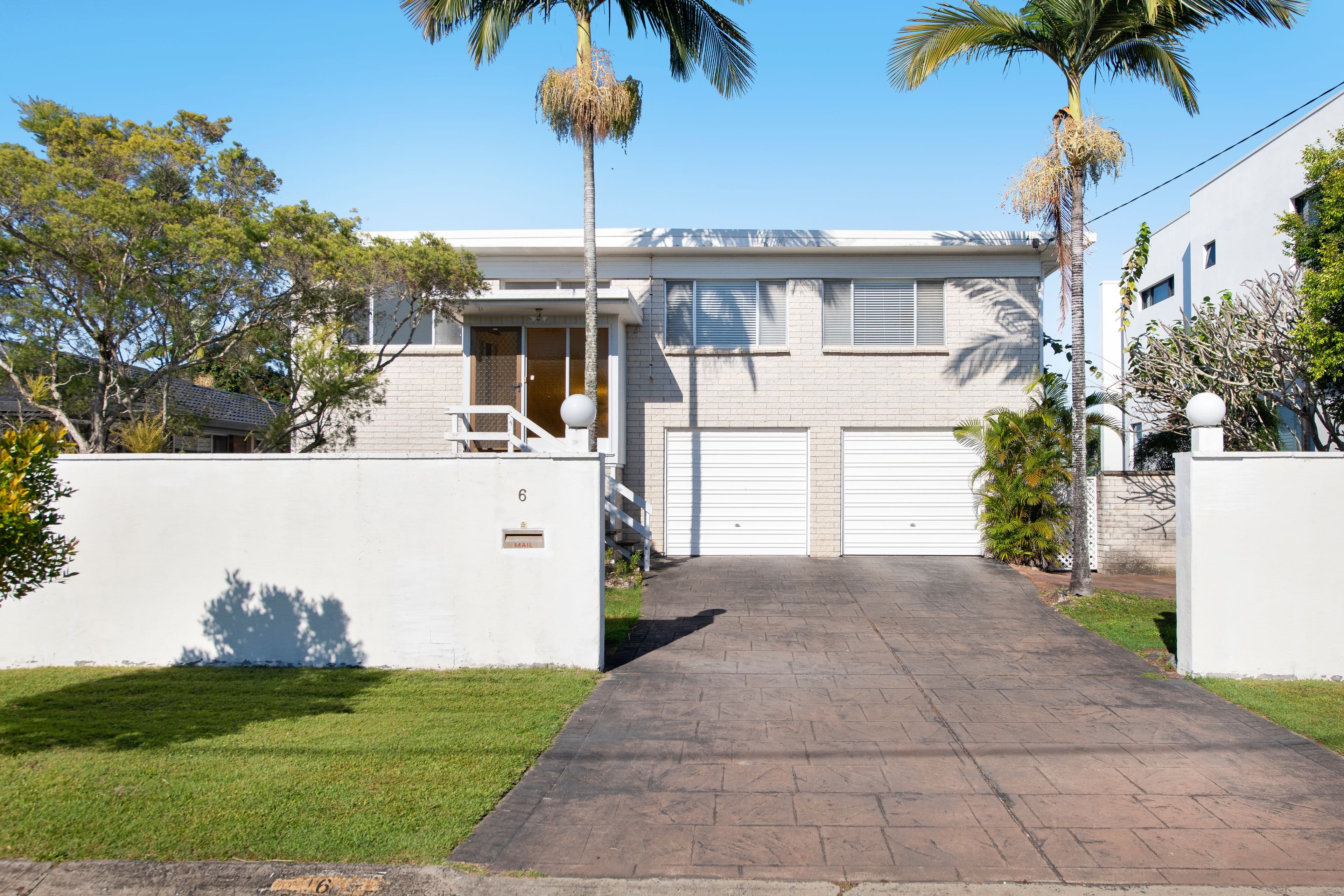 6 Cresta Court, Broadbeach Waters QLD 4218, Broadbeach Waters - Image 1