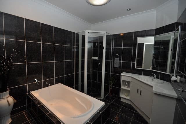 38 Willow Grove Road, SOUTHSIDE QLD 4570, Southside - Thumbnail 4