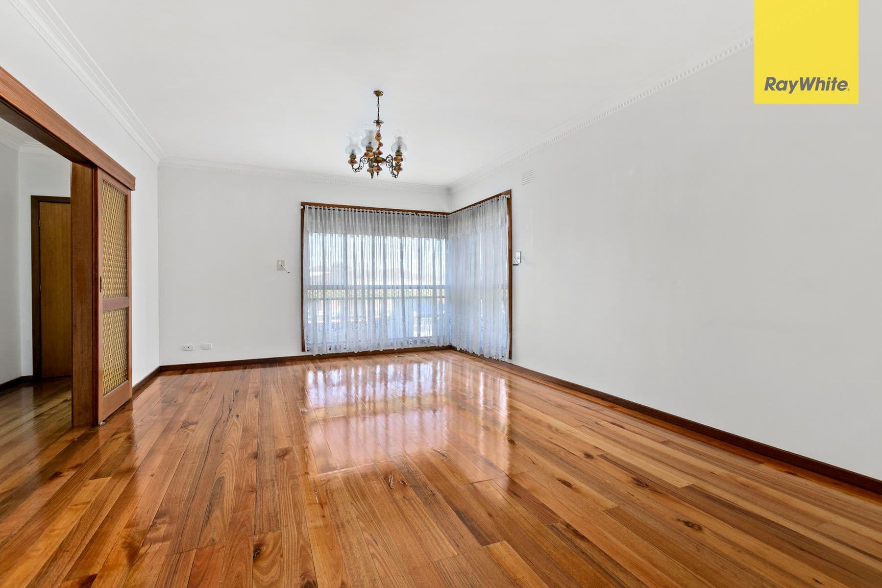 240 Furlong Road, St Albans VIC 3021, St Albans - Thumbnail 2