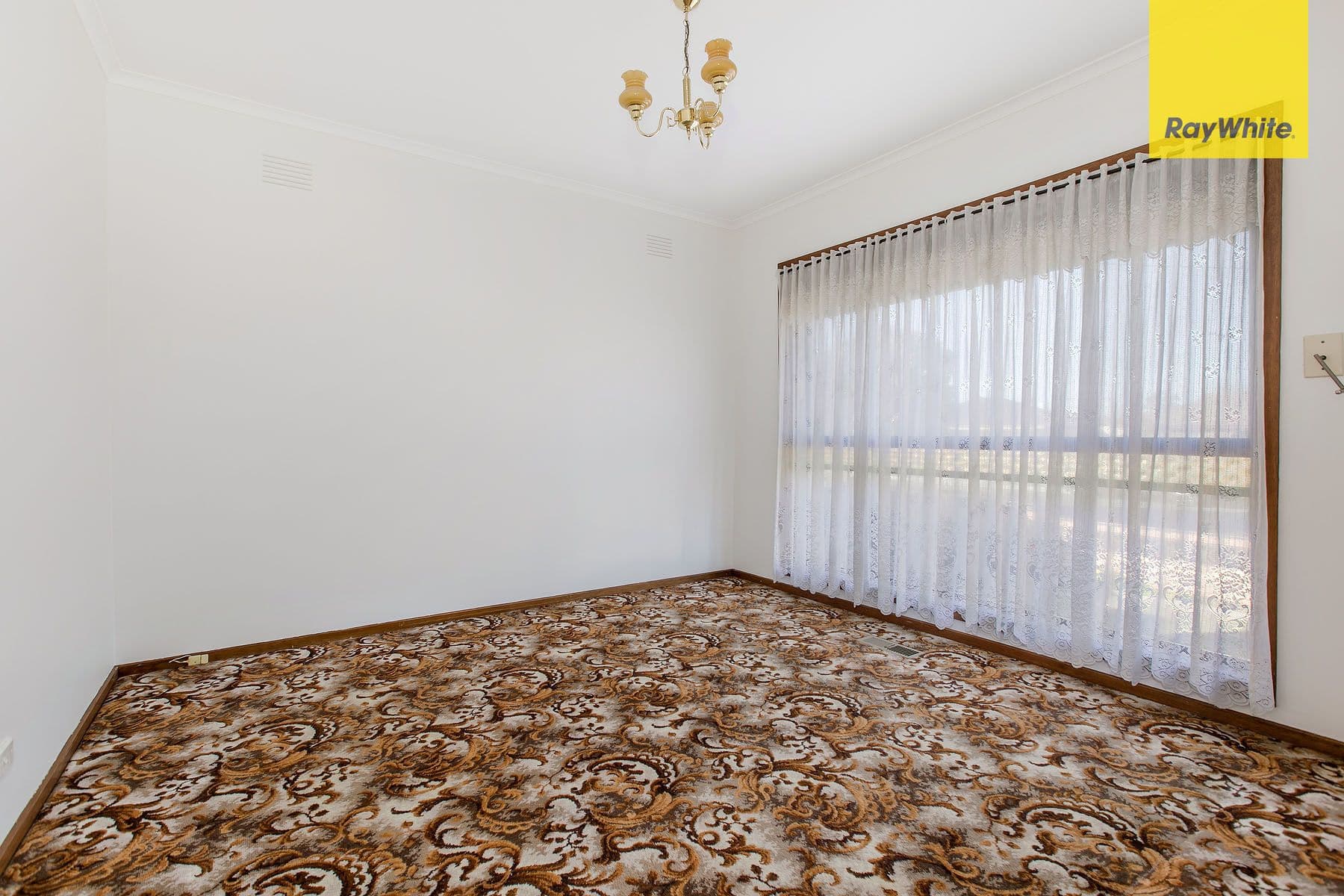 240 Furlong Road, St Albans VIC 3021, St Albans - Thumbnail 5