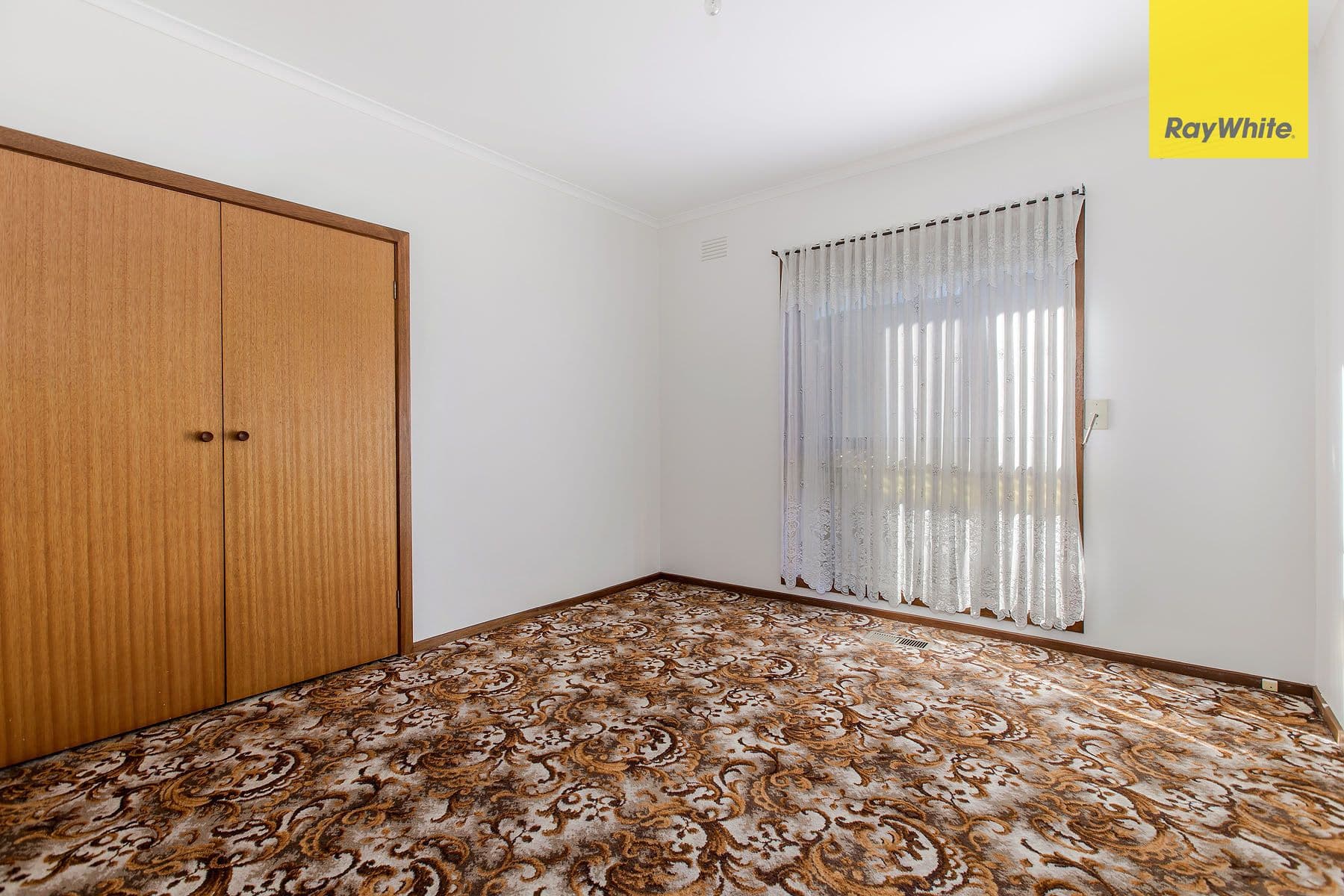 240 Furlong Road, St Albans VIC 3021, St Albans - Thumbnail 6