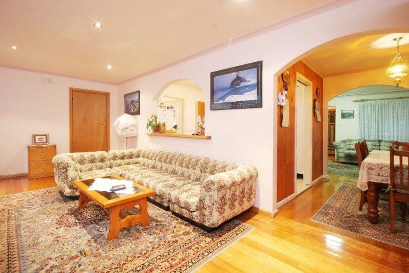 174 Cameron Parade, WATSONIA VIC 3087, Watsonia - Thumbnail 2