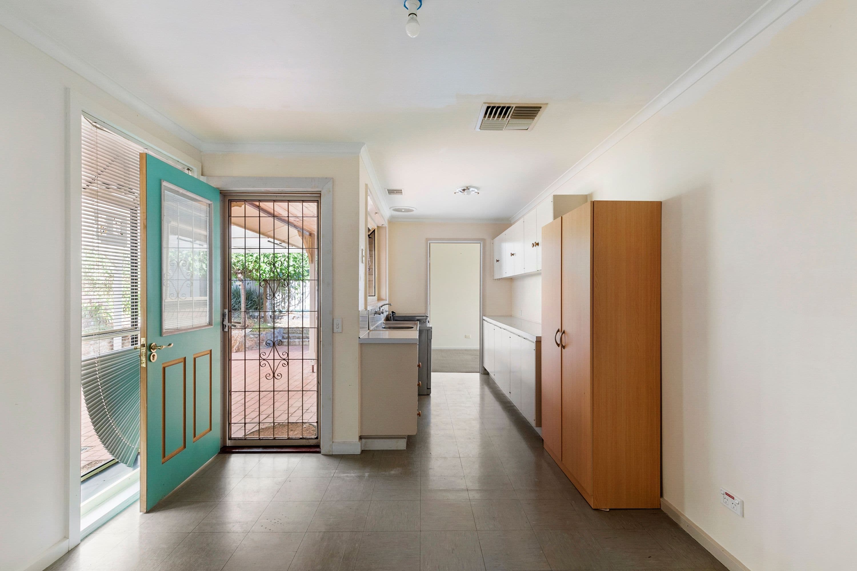 8 Skermer Avenue, Seymour VIC 3660, Seymour - Thumbnail 2