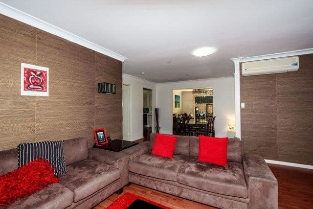 4 Heeb Street, BUNDALL QLD 4217, Bundall - Thumbnail 5