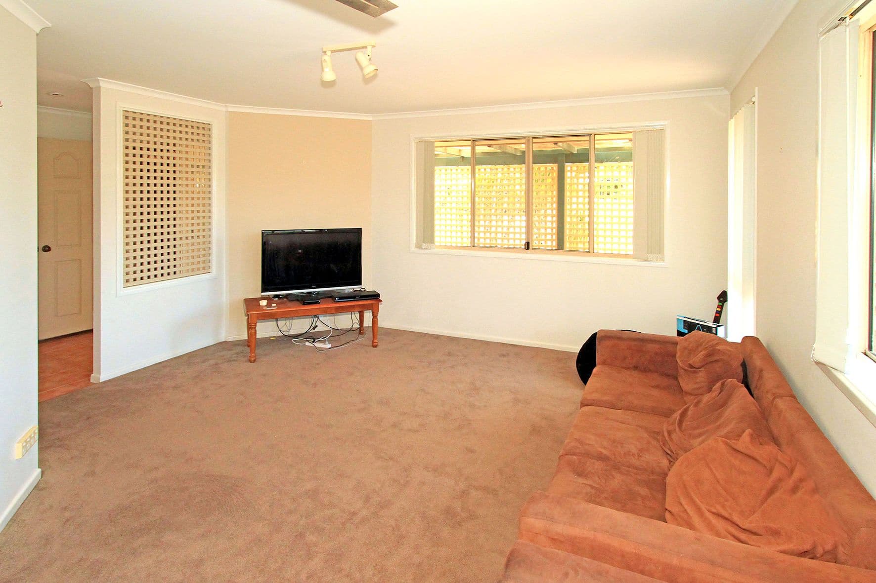 1 Rowe Crescent, TARANGANBA QLD 4703, Taranganba - Thumbnail 4