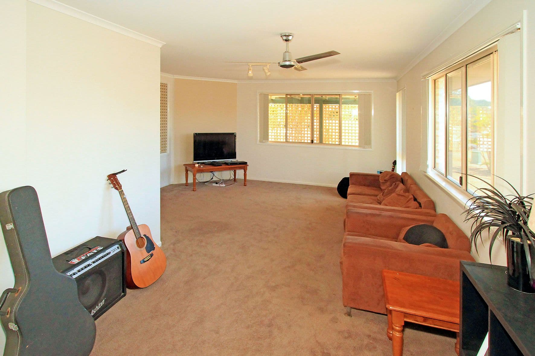 1 Rowe Crescent, TARANGANBA QLD 4703, Taranganba - Thumbnail 5