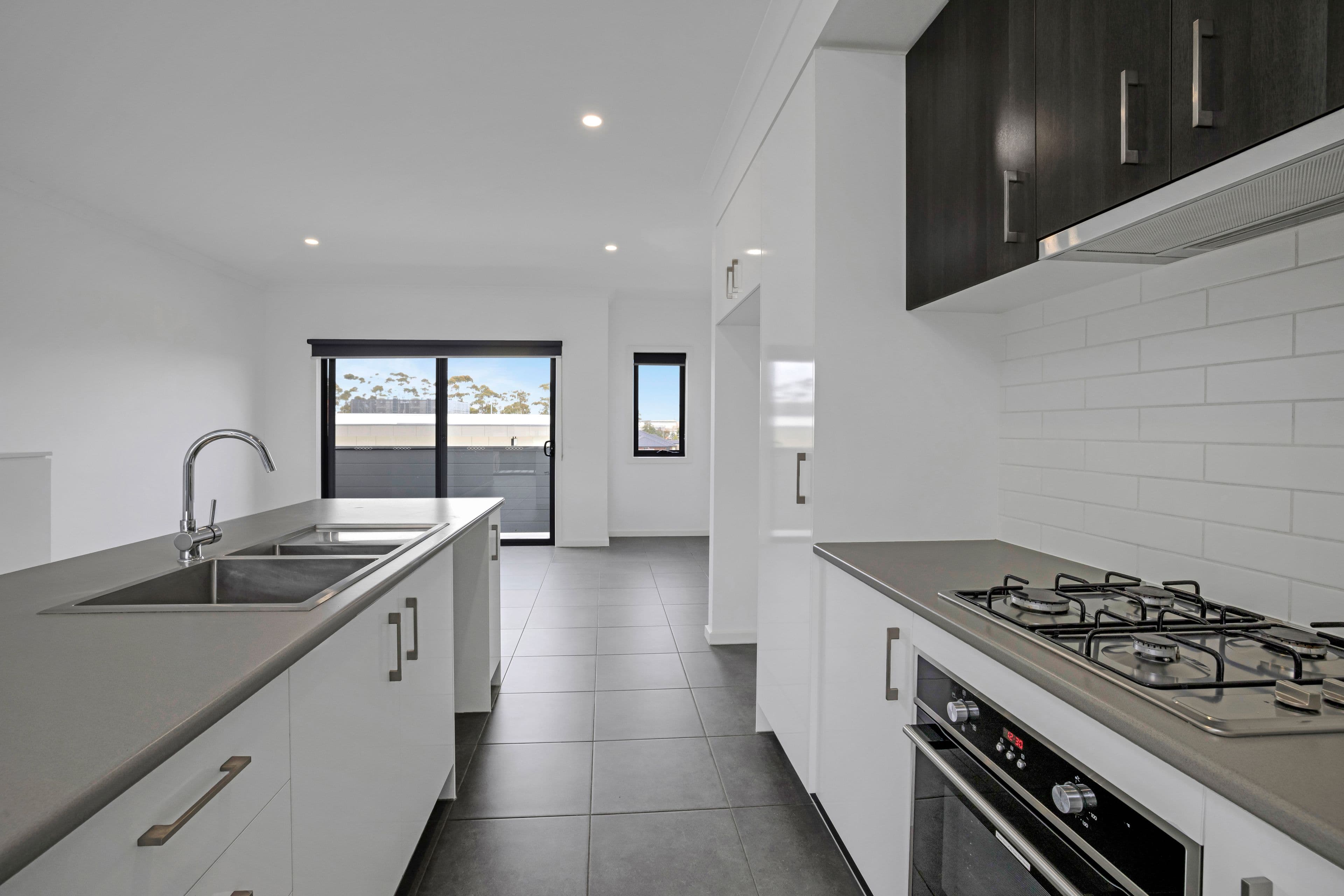 124 Henry Street, Pakenham VIC 3810, Pakenham - Thumbnail 4