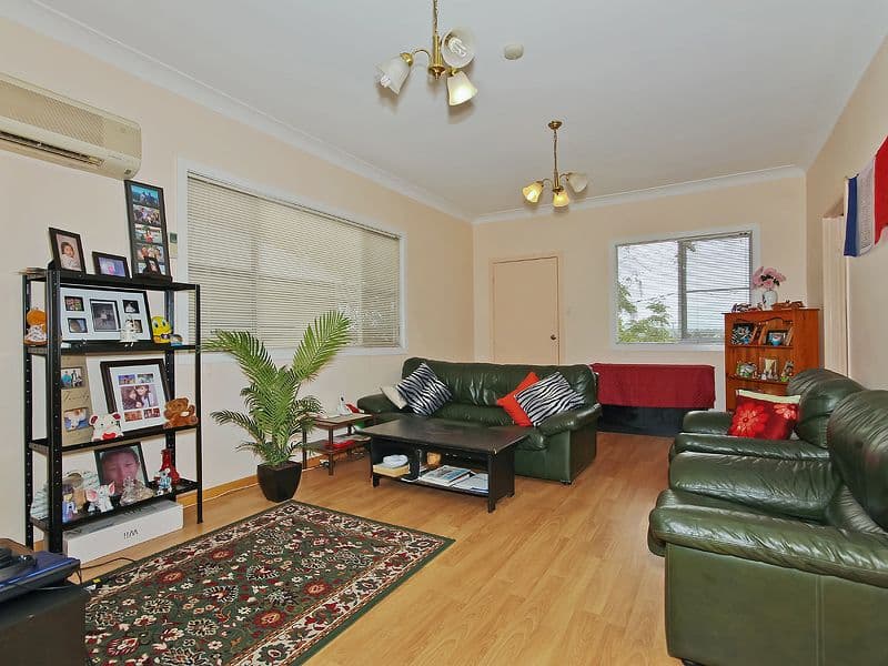 219 Hudson Road, WOOLOOWIN QLD 4030, Wooloowin - Thumbnail 2