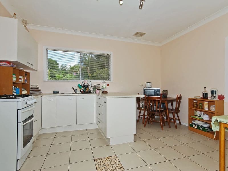 219 Hudson Road, WOOLOOWIN QLD 4030, Wooloowin - Thumbnail 3