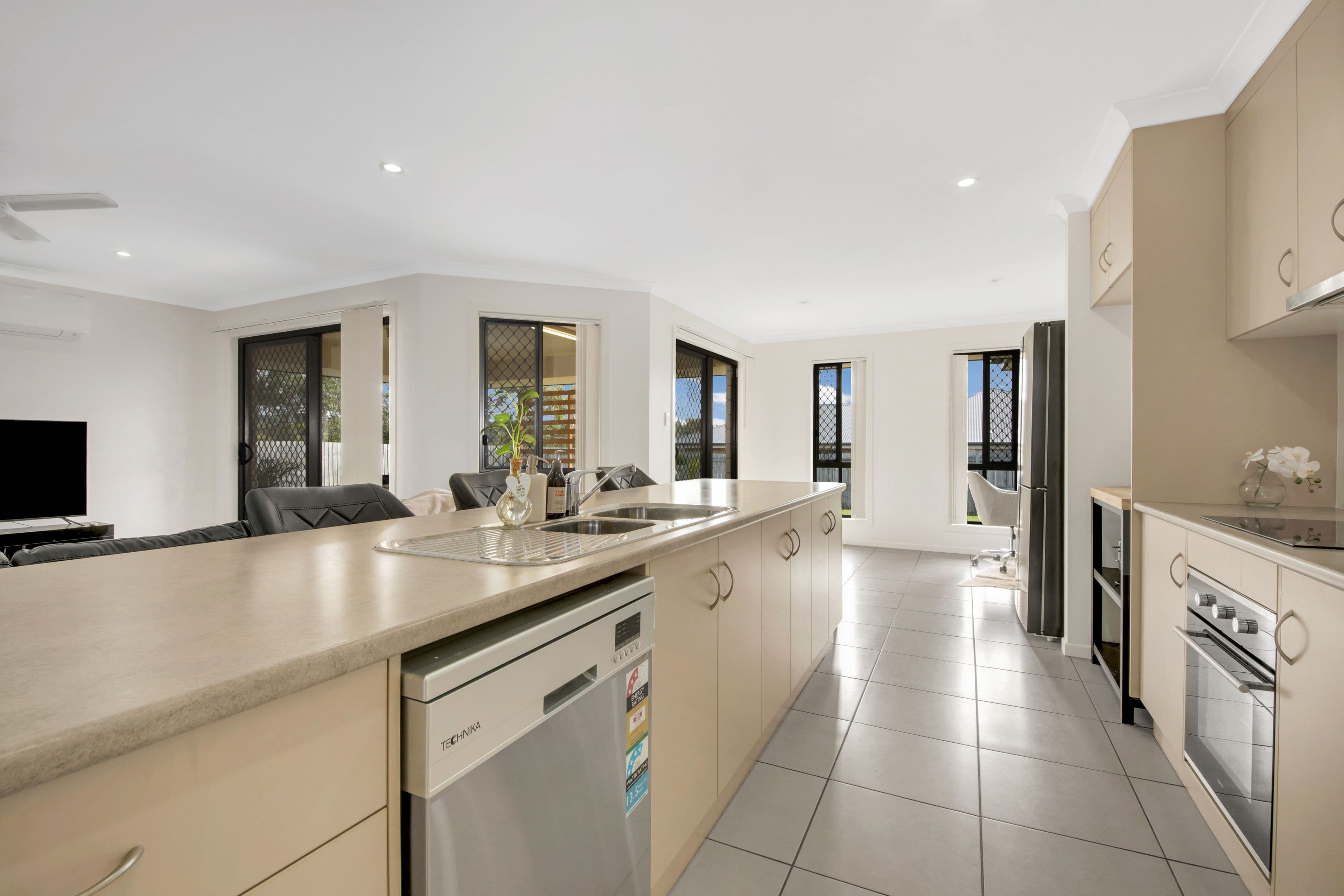 30 Dartmouth Close, Clinton QLD 4680, Clinton - Thumbnail 8