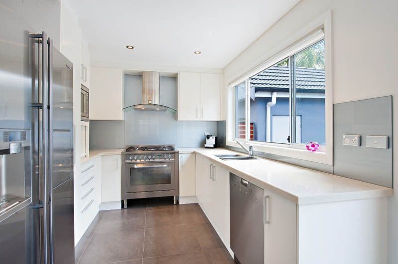 11 Snowden Avenue, SYLVANIA NSW 2224, Sylvania - Thumbnail 2