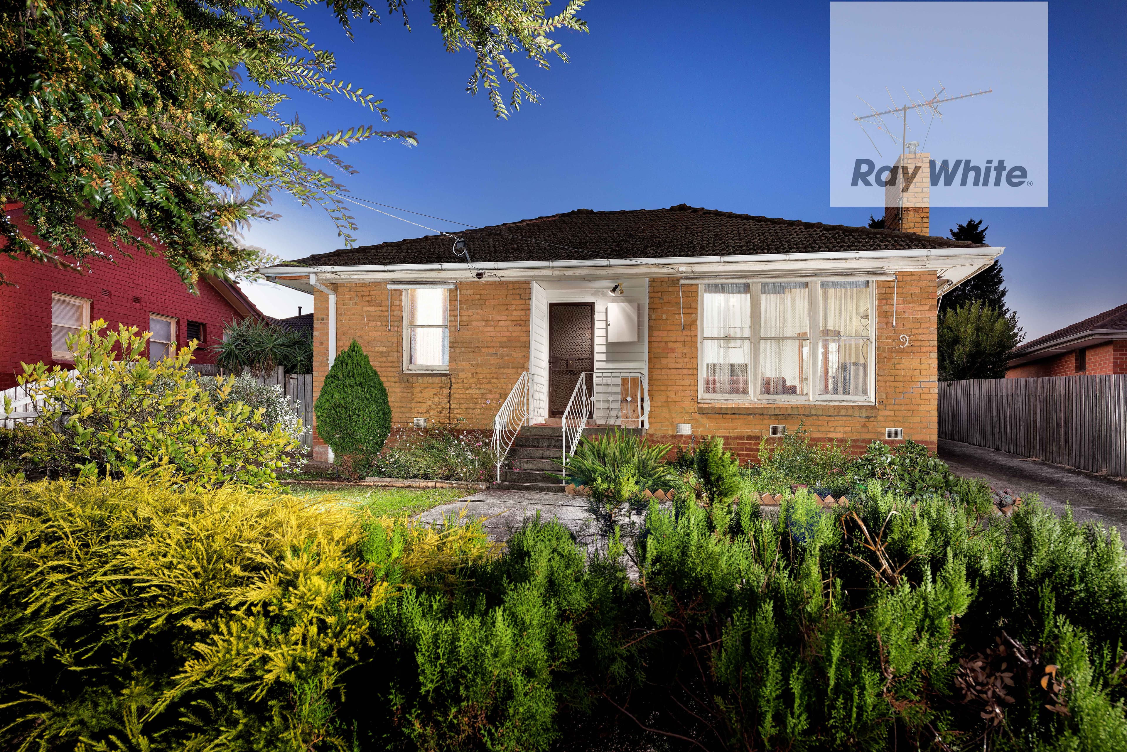 9 Evans Street, Reservoir VIC 3073, Reservoir - Thumbnail 2