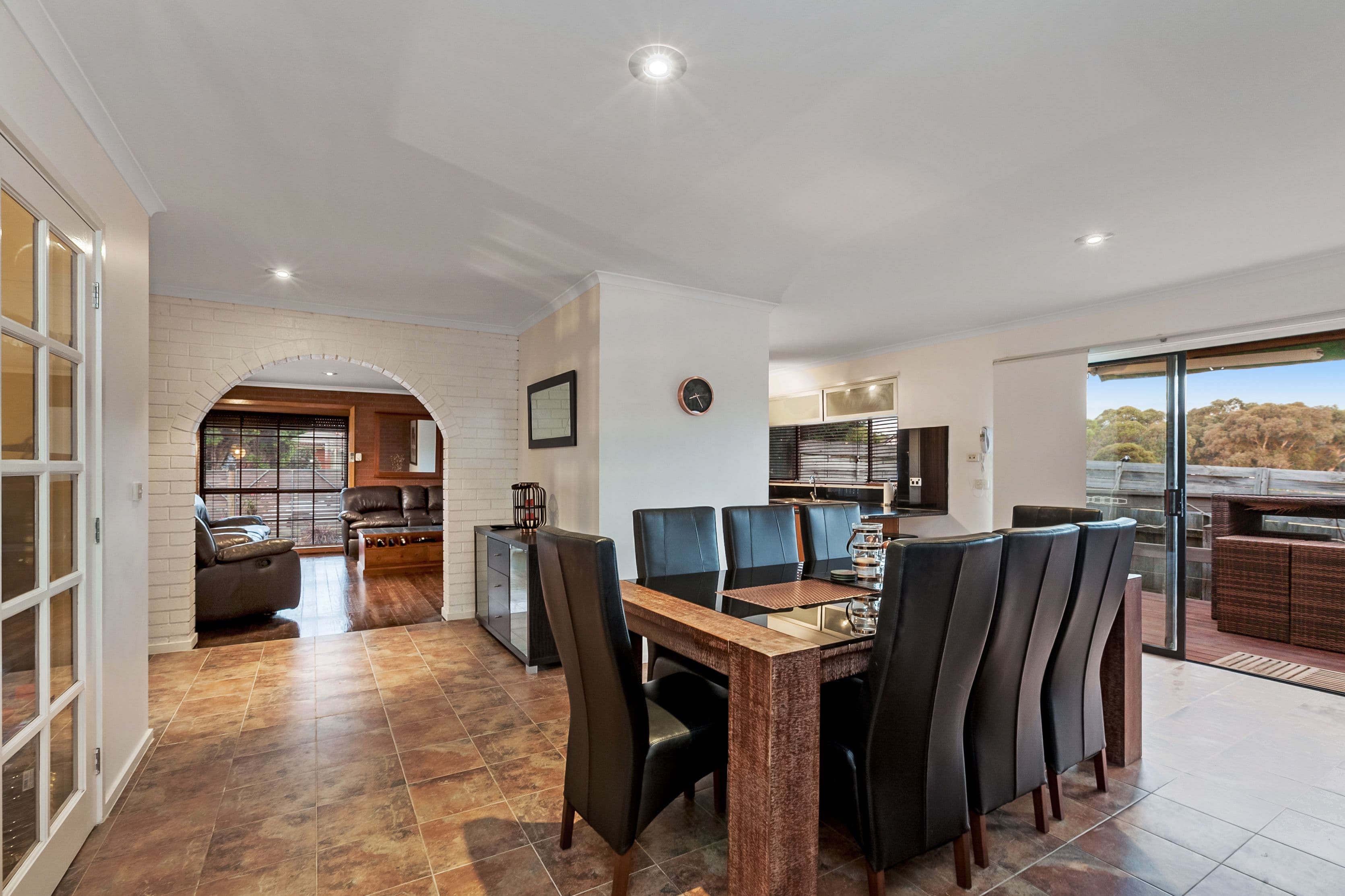 11 Rathcown Road, Reservoir VIC 3073, Reservoir - Thumbnail 2