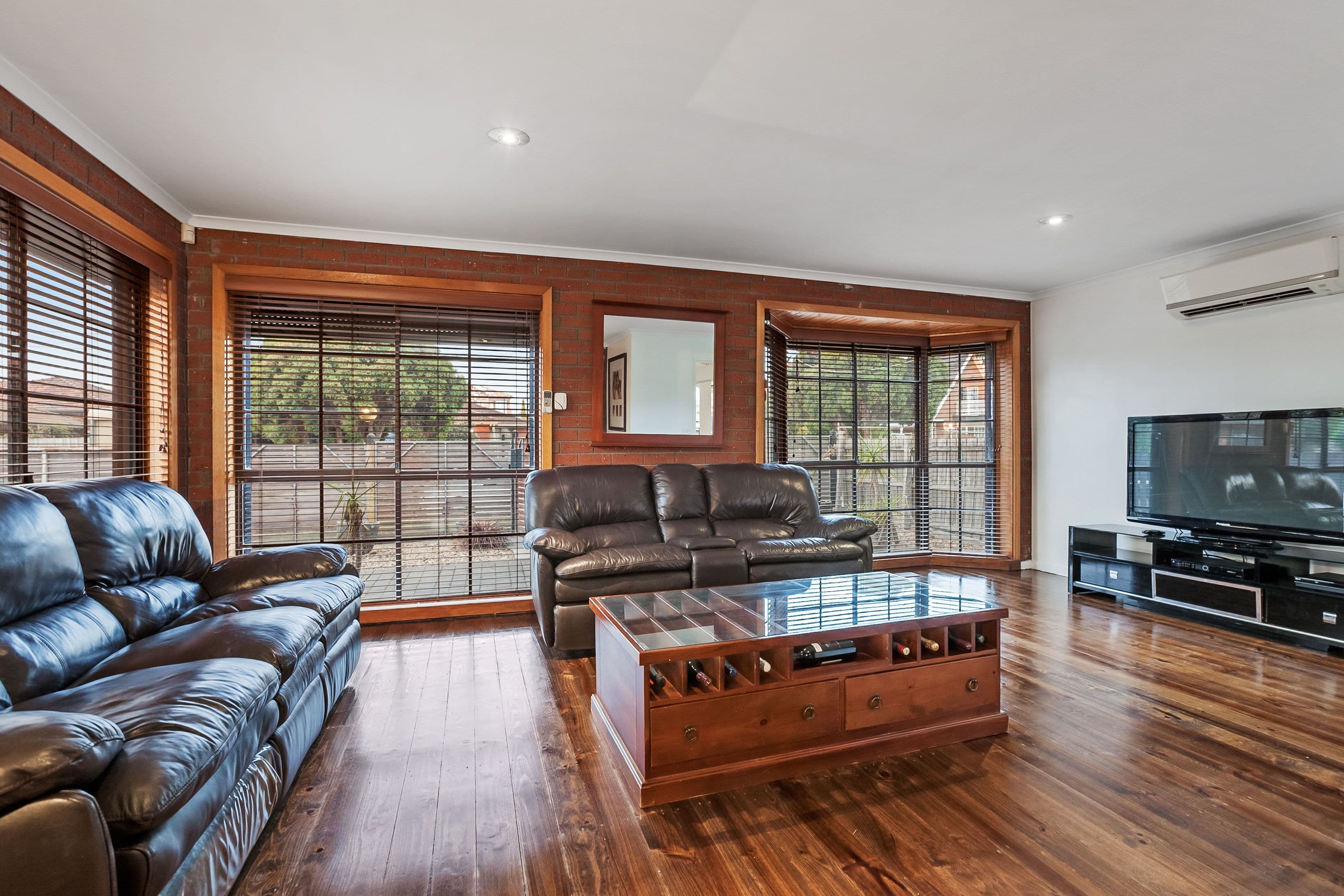 11 Rathcown Road, Reservoir VIC 3073, Reservoir - Thumbnail 3