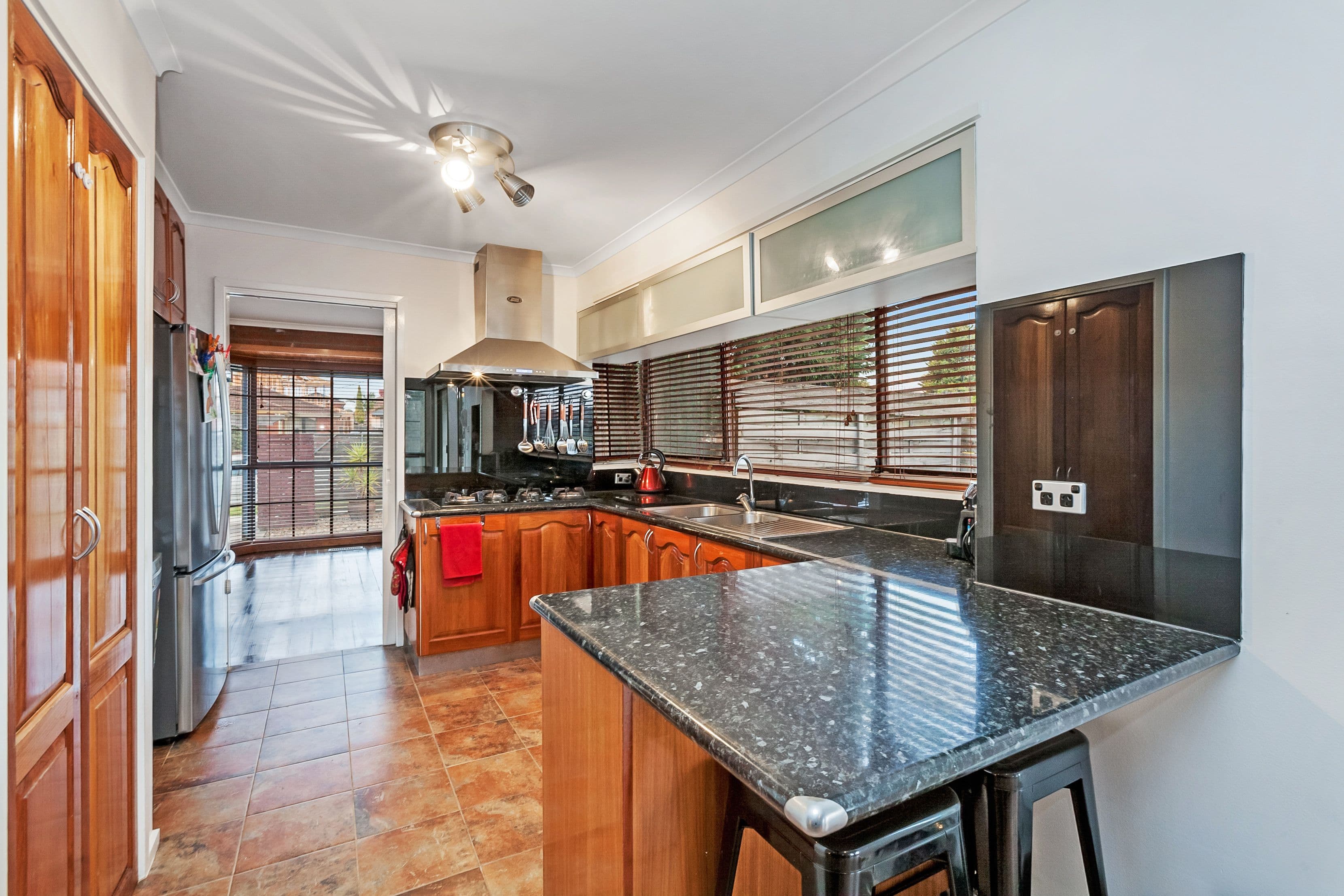 11 Rathcown Road, Reservoir VIC 3073, Reservoir - Thumbnail 4