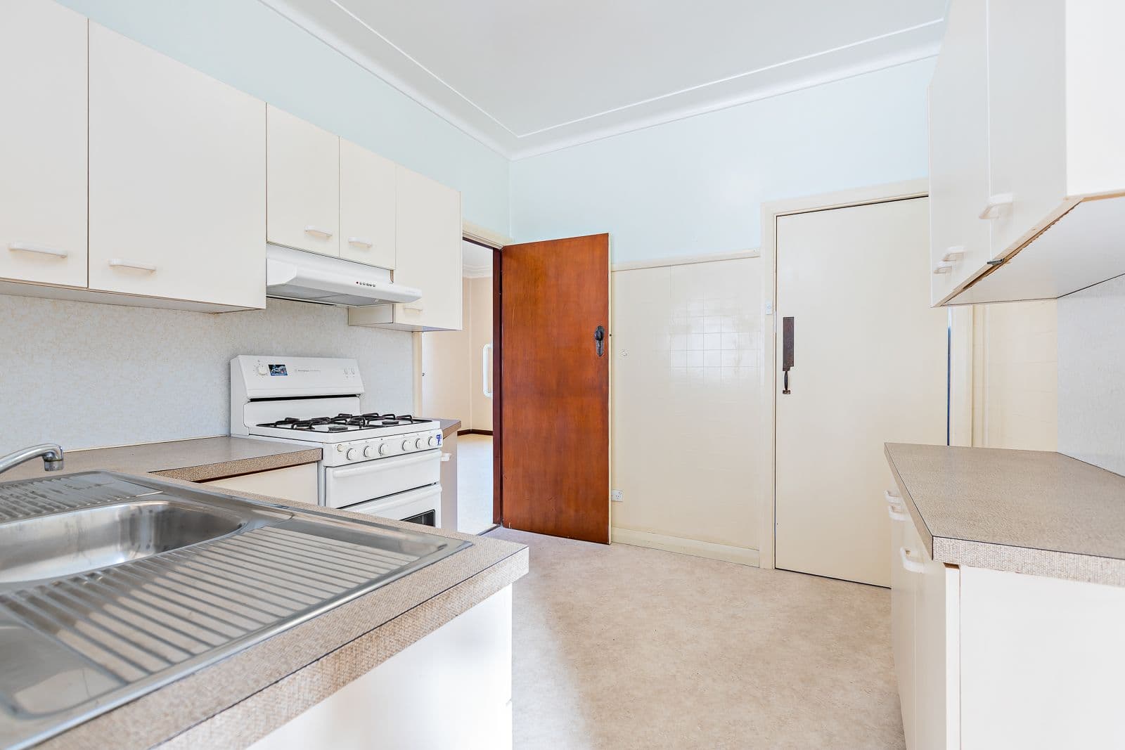 14 Fifth Street, North Lambton - Thumbnail 5