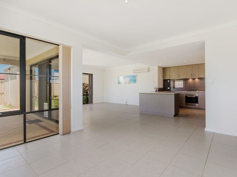 17 Maverick Promenade, Shoalwater WA 6169, Shoalwater - Thumbnail 5