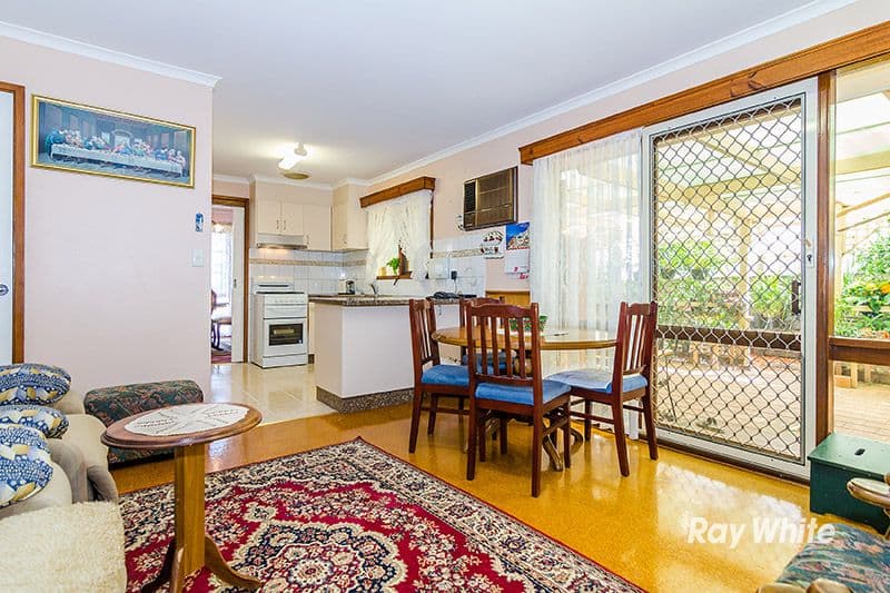 55 Courtenay Avenue, Cranbourne North VIC 3977, Cranbourne North - Thumbnail 3