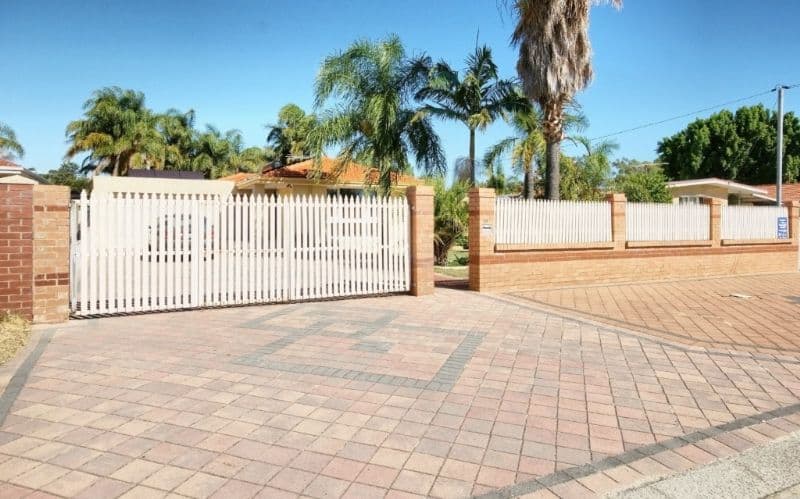 39 Swincer Way, KOONDOOLA WA 6064, Koondoola - Thumbnail 2