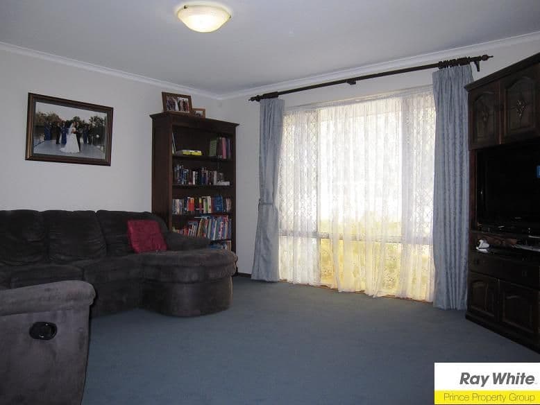 317 Lord Street, BEECHBORO WA 6063, Beechboro - Thumbnail 2