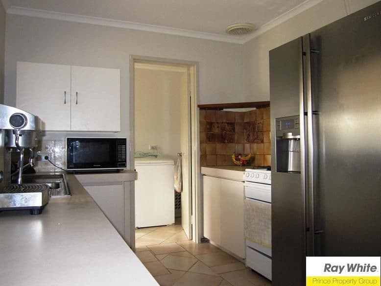 317 Lord Street, BEECHBORO WA 6063, Beechboro - Thumbnail 3