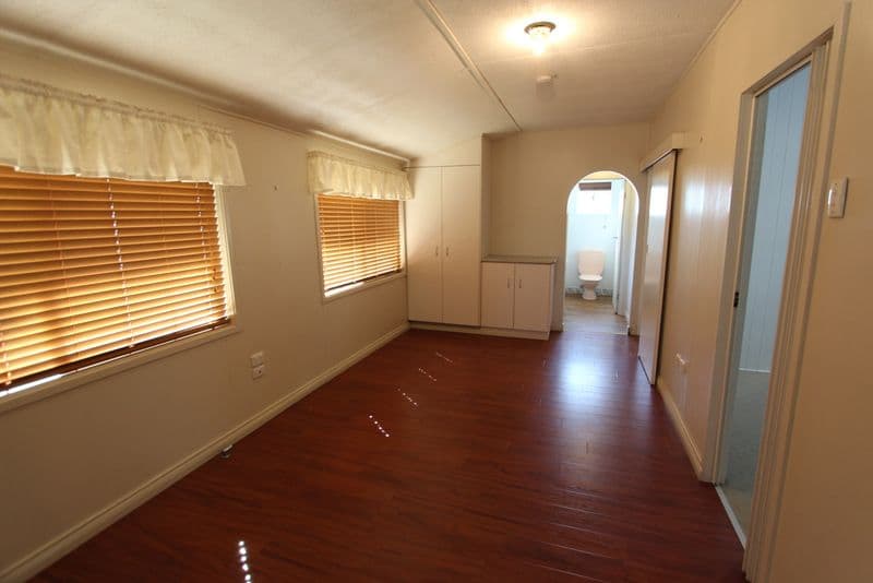 26 Parry Street, Charleville QLD 4470, Charleville - Thumbnail 7