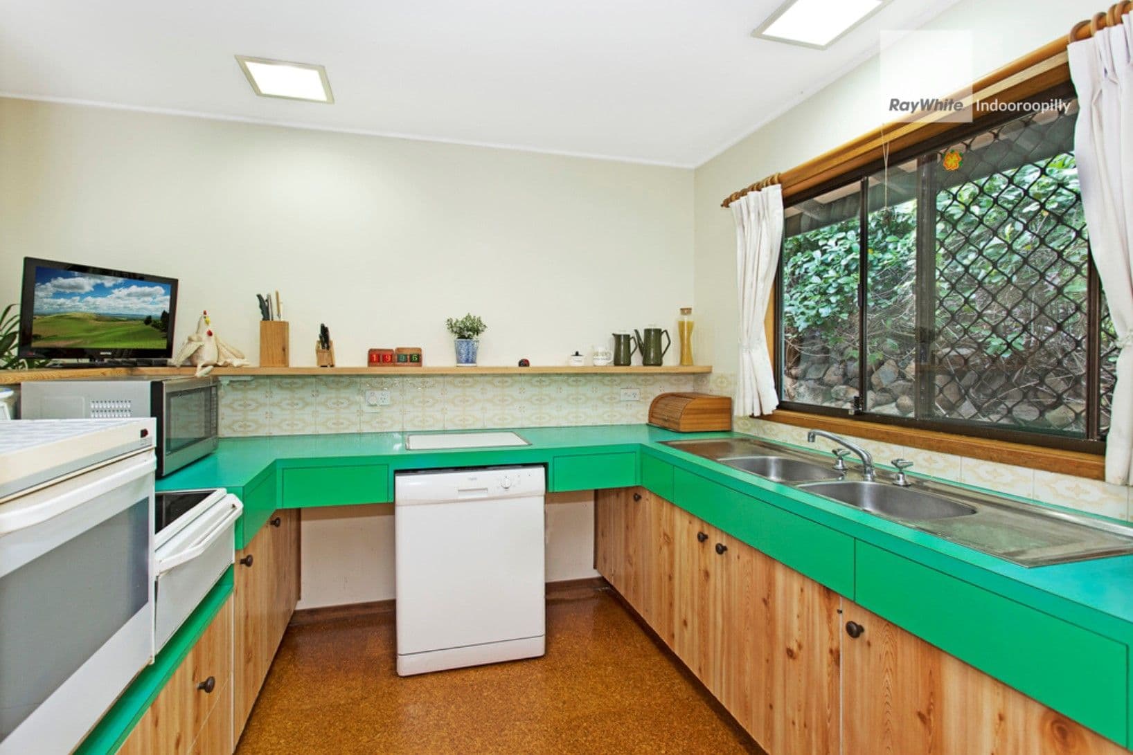 31 Dobell Street, Indooroopilly QLD 4068, Indooroopilly - Thumbnail 7
