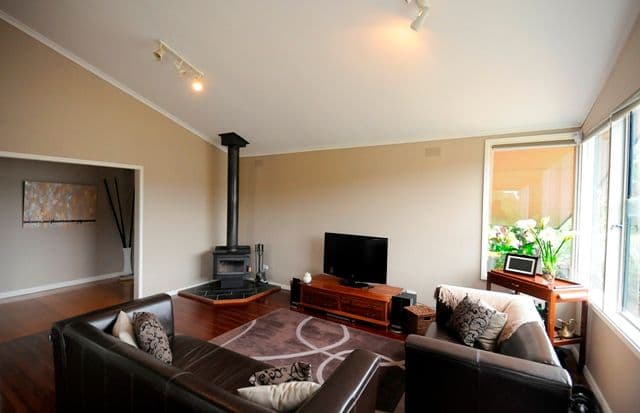 2 Daventry Avenue, GROVEDALE VIC 3216, Grovedale - Thumbnail 2